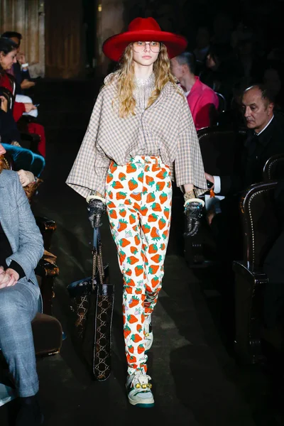 Look 44